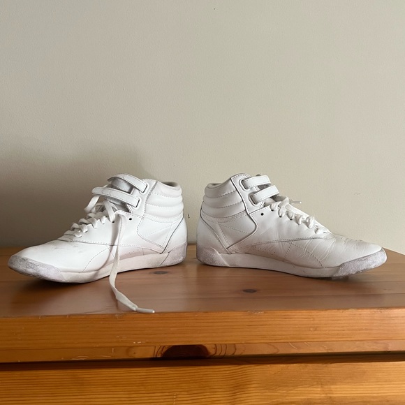 White Reeboks with Velcro straps - Picture 2 of 5